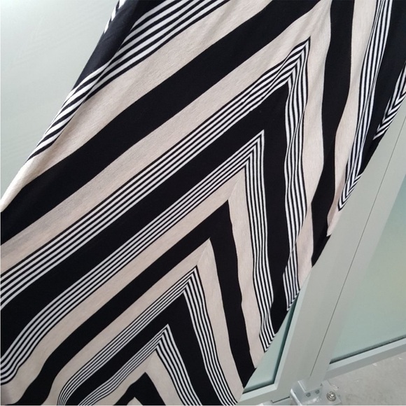 Calvin Klein Chevron Dress - Picture 4 of 7